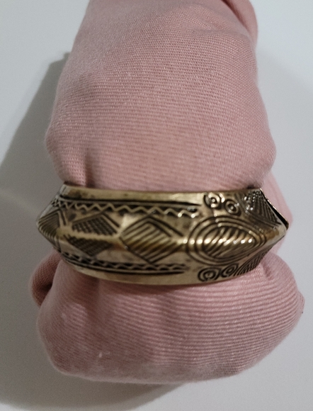 Stylish Bangle - Picture 2 of 5